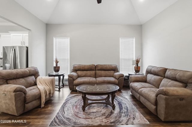 208 Gable Crest Drive, Lafayette, LA 70508