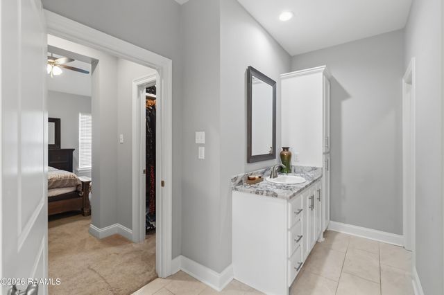 208 Gable Crest Drive, Lafayette, LA 70508