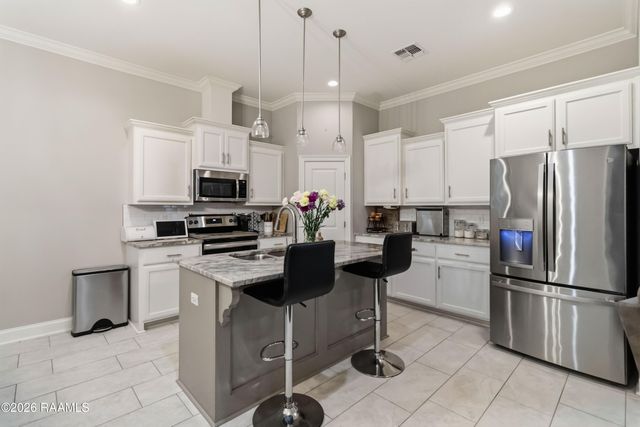 208 Gable Crest Drive, Lafayette, LA 70508