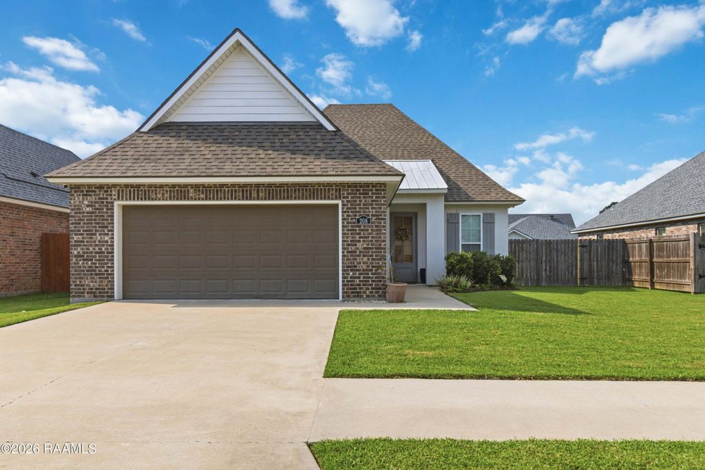208 Gable Crest Drive, Lafayette, LA 70508