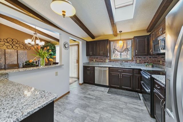 4614 Beacon Hill Road, Eagan, MN 55122