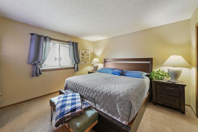 4614 Beacon Hill Road, Eagan, MN 55122