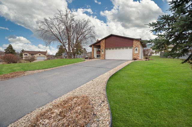 4614 Beacon Hill Road, Eagan, MN 55122