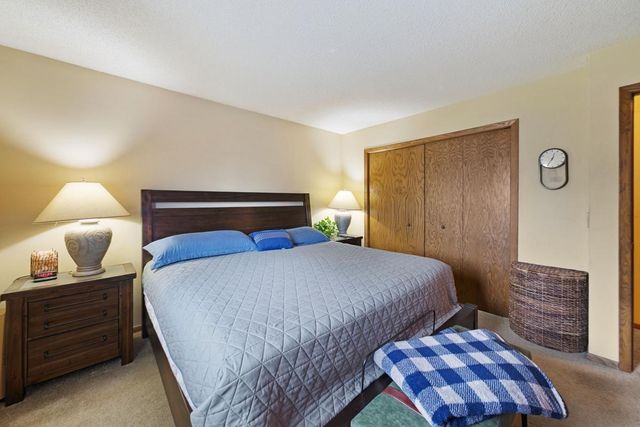 4614 Beacon Hill Road, Eagan, MN 55122