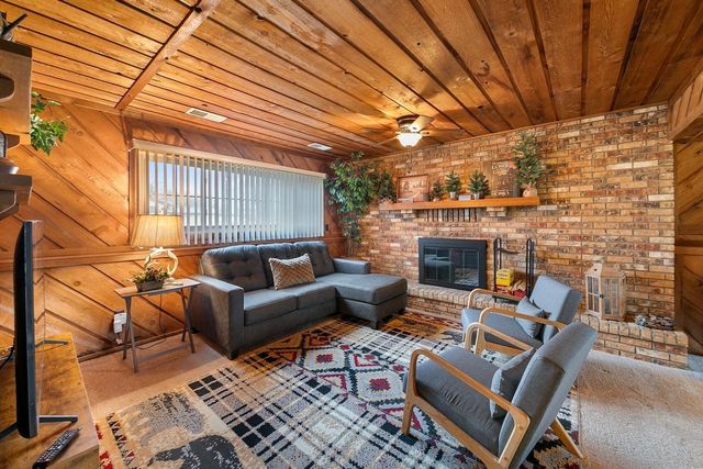 4614 Beacon Hill Road, Eagan, MN 55122