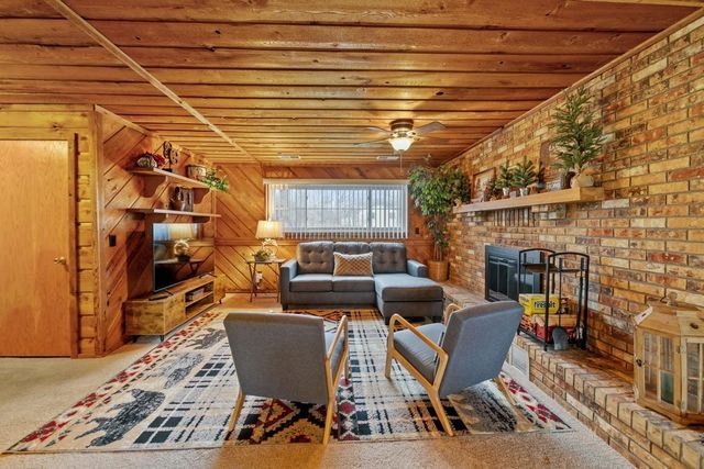 4614 Beacon Hill Road, Eagan, MN 55122