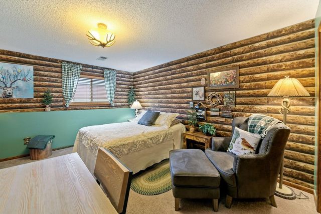 4614 Beacon Hill Road, Eagan, MN 55122