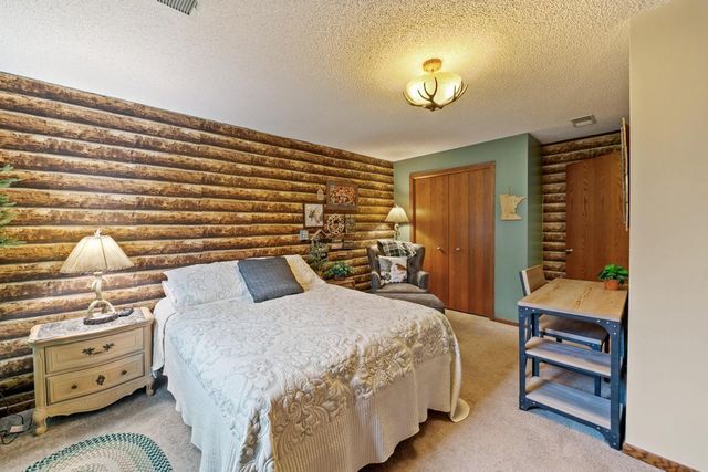 4614 Beacon Hill Road, Eagan, MN 55122