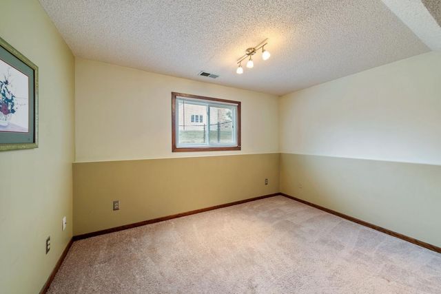 4614 Beacon Hill Road, Eagan, MN 55122