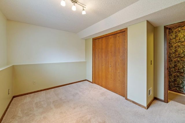 4614 Beacon Hill Road, Eagan, MN 55122