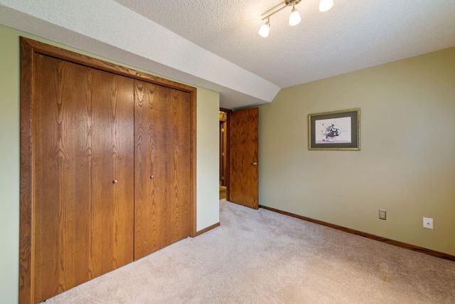 4614 Beacon Hill Road, Eagan, MN 55122