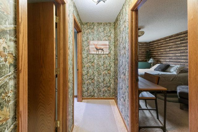 4614 Beacon Hill Road, Eagan, MN 55122