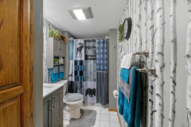 4614 Beacon Hill Road, Eagan, MN 55122