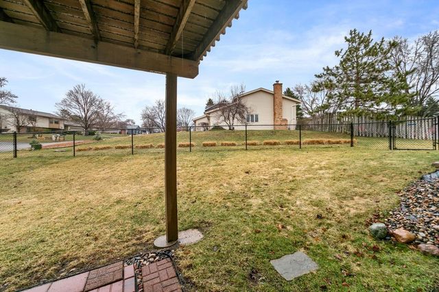 4614 Beacon Hill Road, Eagan, MN 55122