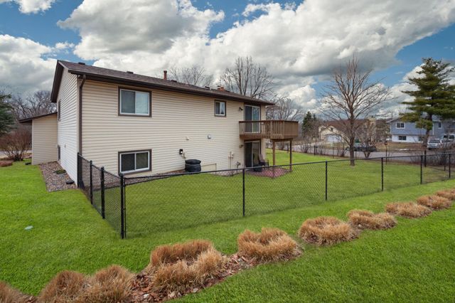 4614 Beacon Hill Road, Eagan, MN 55122