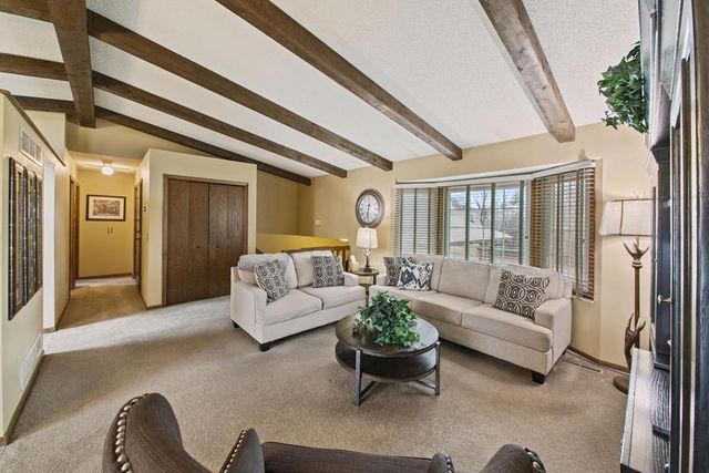 4614 Beacon Hill Road, Eagan, MN 55122