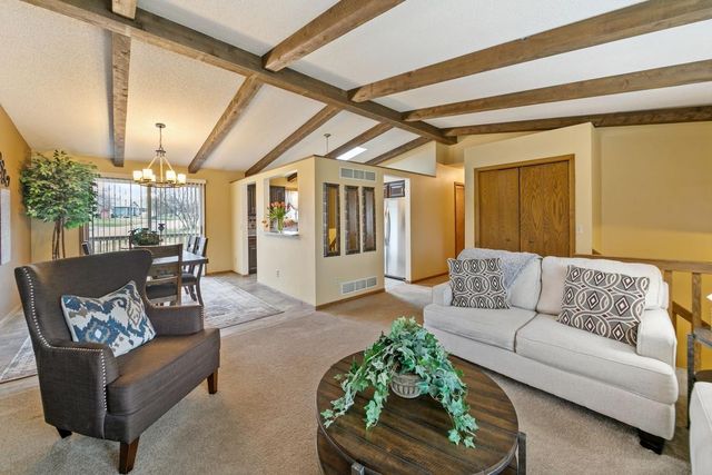 4614 Beacon Hill Road, Eagan, MN 55122