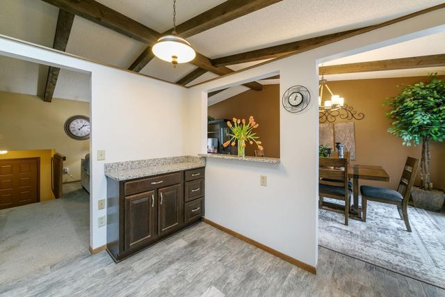 4614 Beacon Hill Road, Eagan, MN 55122