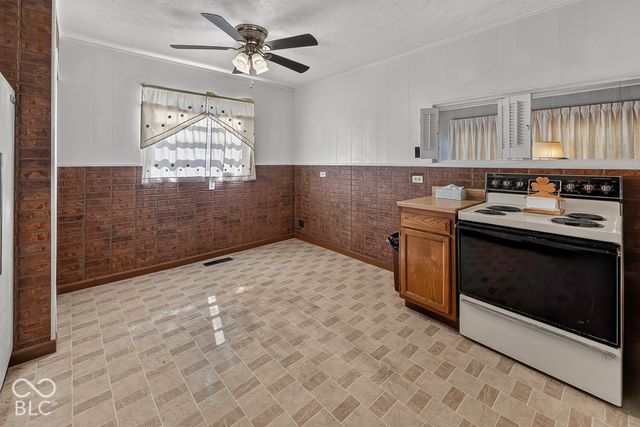 595 N Meridian Street, Greenwood, IN 46143