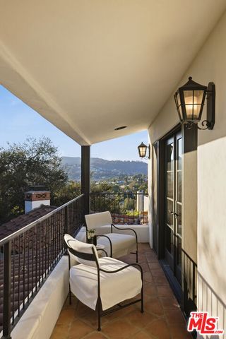 2504 Silver Lake Terrace, Los Angeles, CA 90039