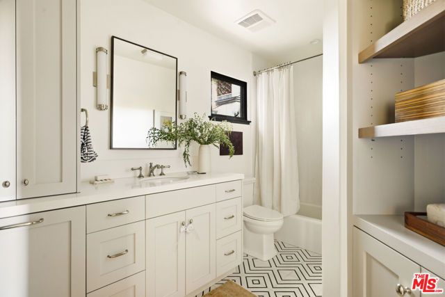 2504 Silver Lake Terrace, Los Angeles, CA 90039