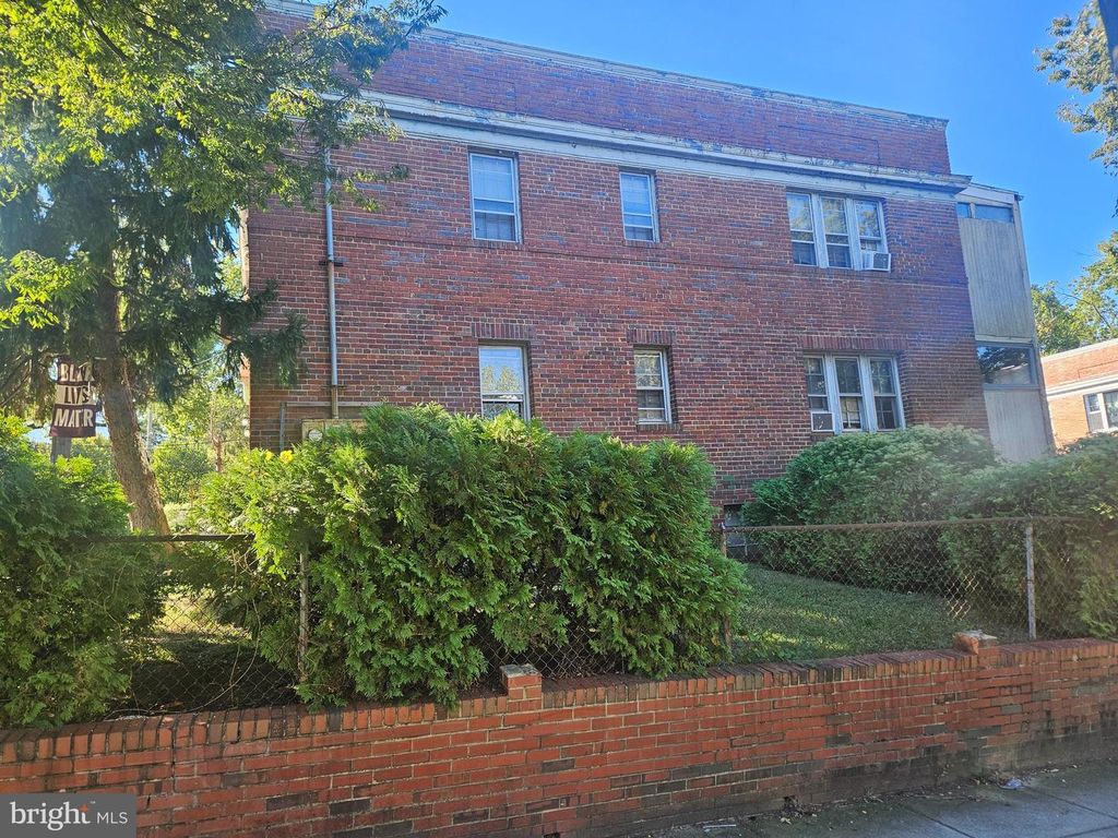 300 DECATUR ST NW, Washington, DC 20011