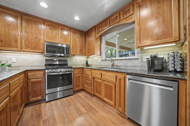 16270 Meadow View Rd, Sutter Creek, CA 95685