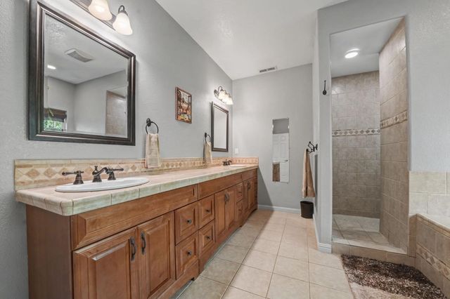 16270 Meadow View Rd, Sutter Creek, CA 95685