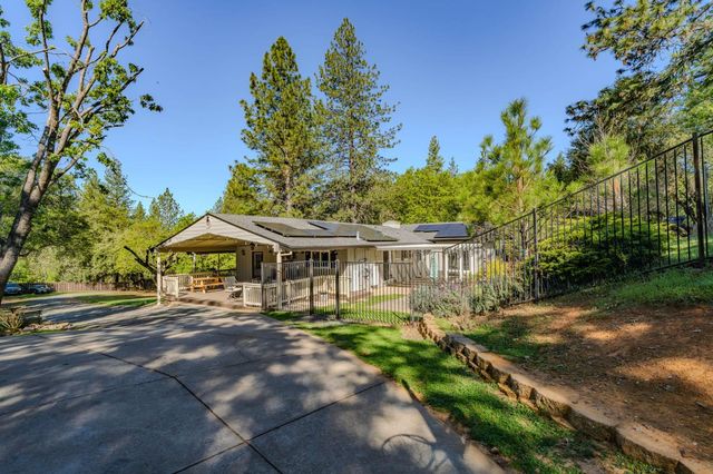 16270 Meadow View Rd, Sutter Creek, CA 95685
