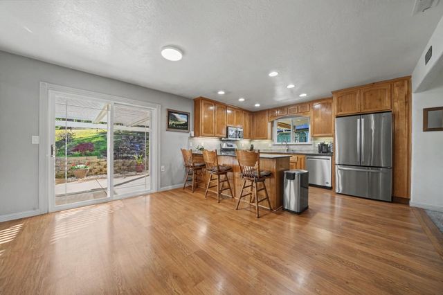 16270 Meadow View Rd, Sutter Creek, CA 95685