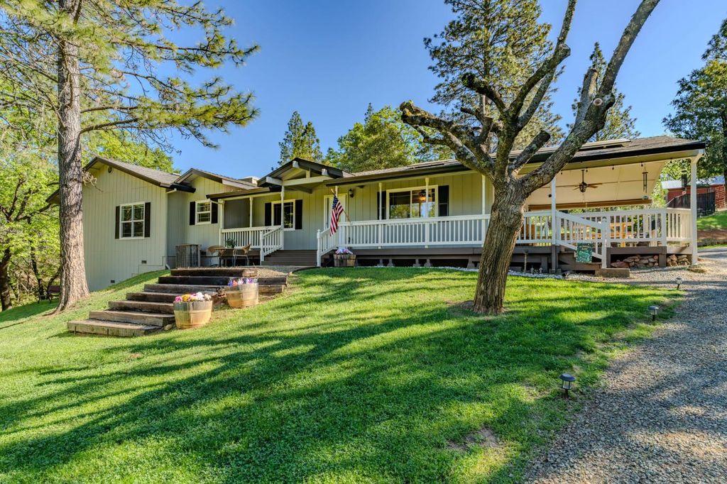 16270 Meadow View Rd, Sutter Creek, CA 95685
