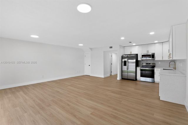 7090 W 2nd Ct 7090, Hialeah, FL 33014