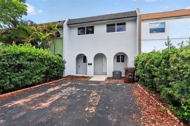 7090 W 2nd Ct 7090, Hialeah, FL 33014