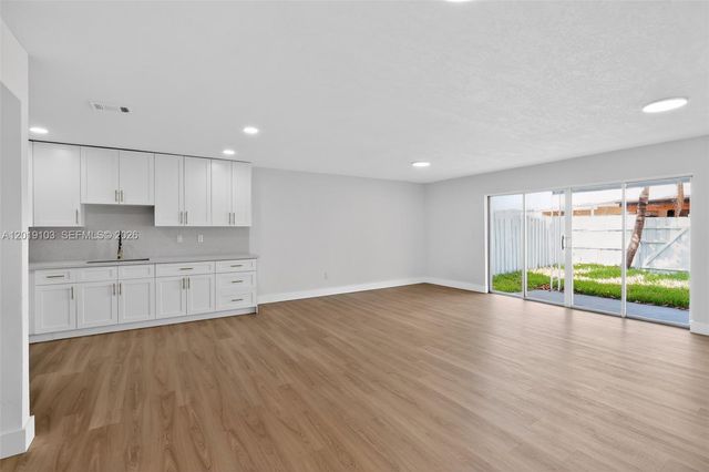 7090 W 2nd Ct 7090, Hialeah, FL 33014