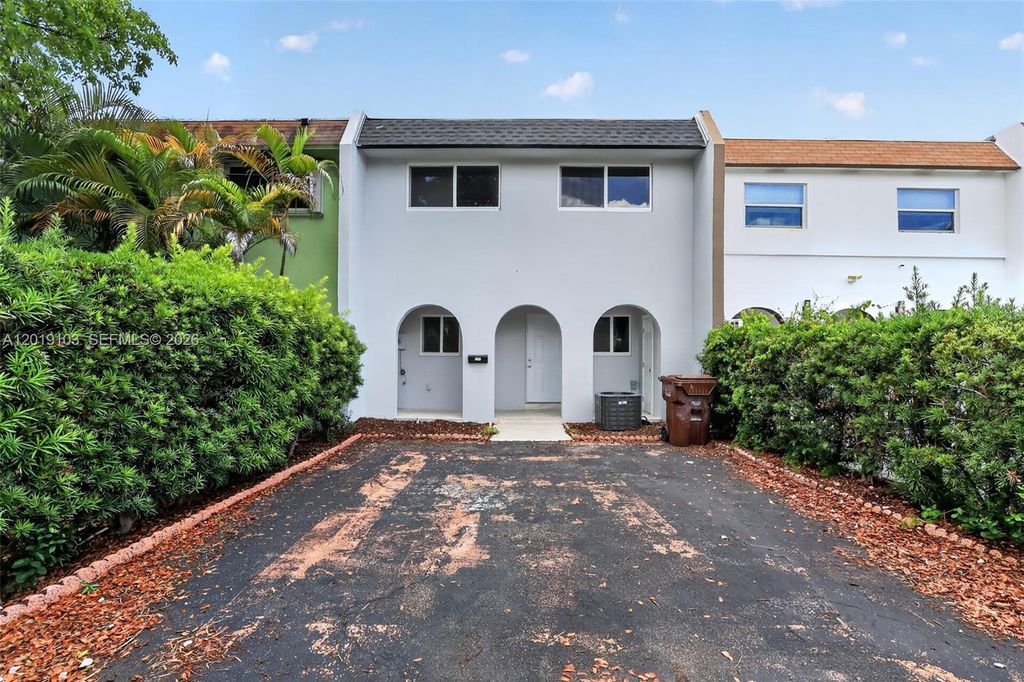 7090 W 2nd Ct 7090, Hialeah, FL 33014