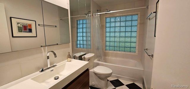 4840 N Flint Road, Edenville Township, MI 48657