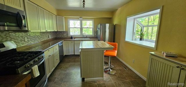 4840 N Flint Road, Edenville Township, MI 48657