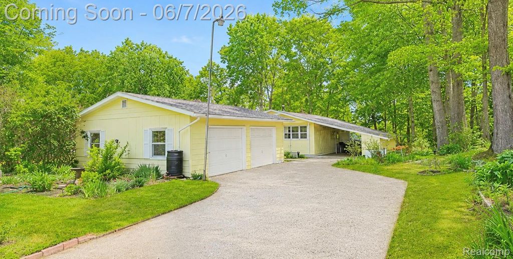 4840 N Flint Road, Edenville Township, MI 48657