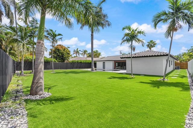 4721 Bayview Drive, Fort Lauderdale, FL 33308