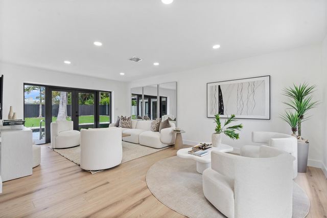 4721 Bayview Drive, Fort Lauderdale, FL 33308