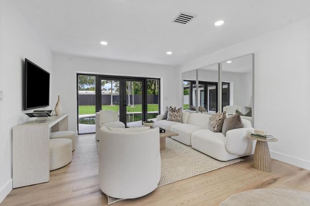 4721 Bayview Drive, Fort Lauderdale, FL 33308