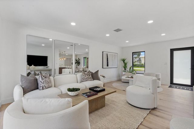 4721 Bayview Drive, Fort Lauderdale, FL 33308