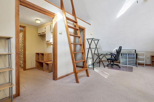 11 Warwick St 3, Lowell, MA 01851