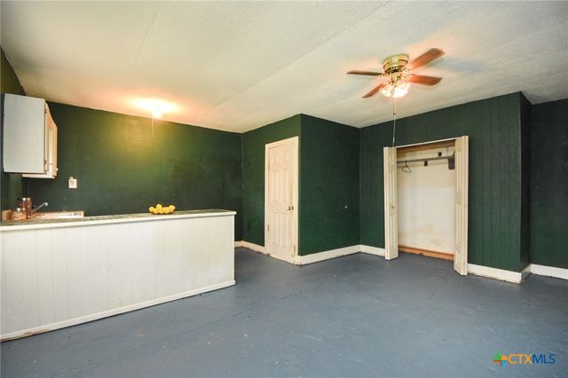 127 S Mesquite Drive, Victoria, TX 77905