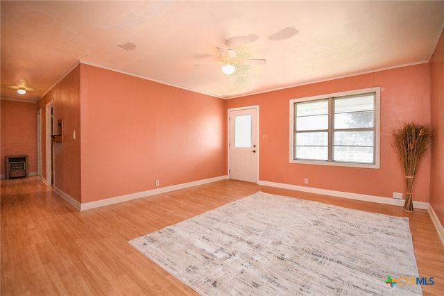 127 S Mesquite Drive, Victoria, TX 77905