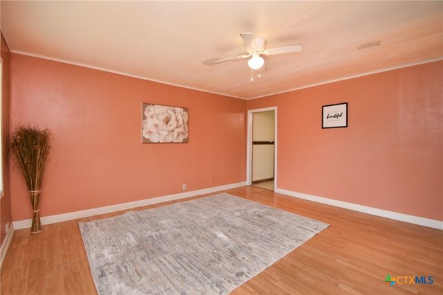 127 S Mesquite Drive, Victoria, TX 77905