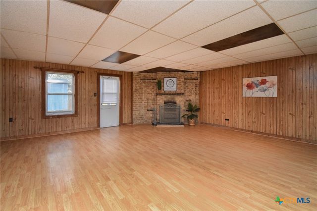 127 S Mesquite Drive, Victoria, TX 77905