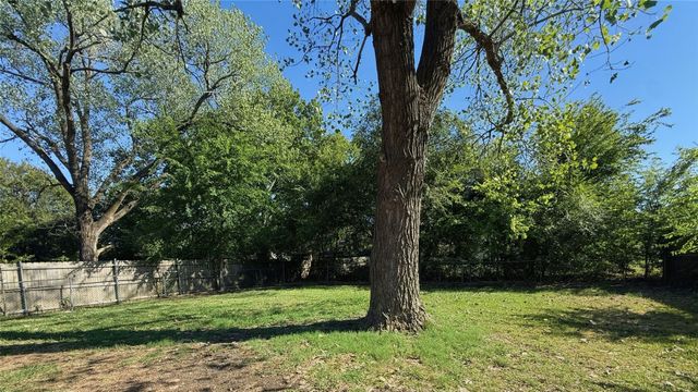 206 Arkansas Street, Sherman, TX 75090