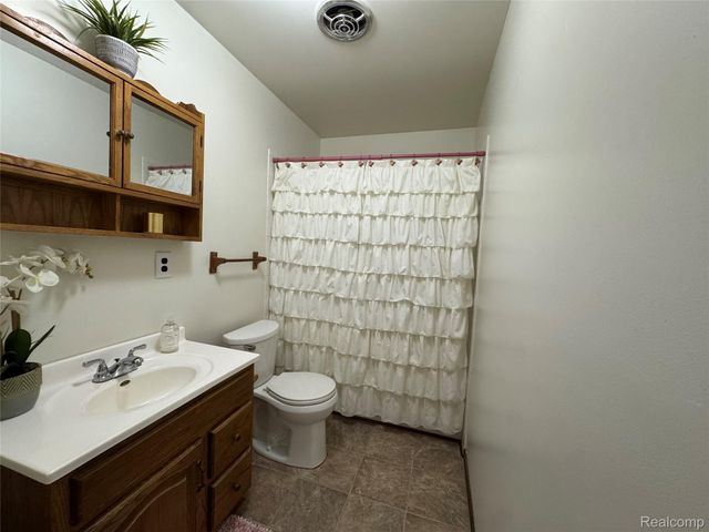 32520 Sutton Road, Chesterfield Township, MI 48047