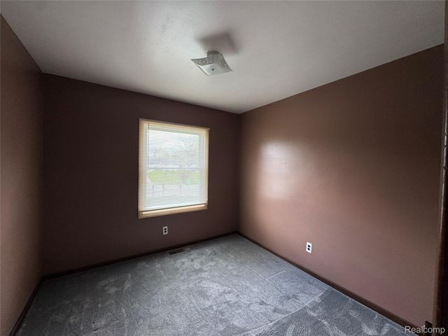 32520 Sutton Road, Chesterfield Township, MI 48047